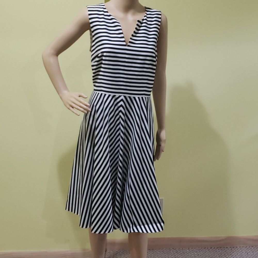 Ann Taylor Size 8 stripped midi dress